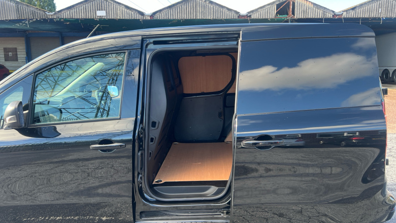 Nissan Townstar L1 Petrol 1.3 Tekna Van